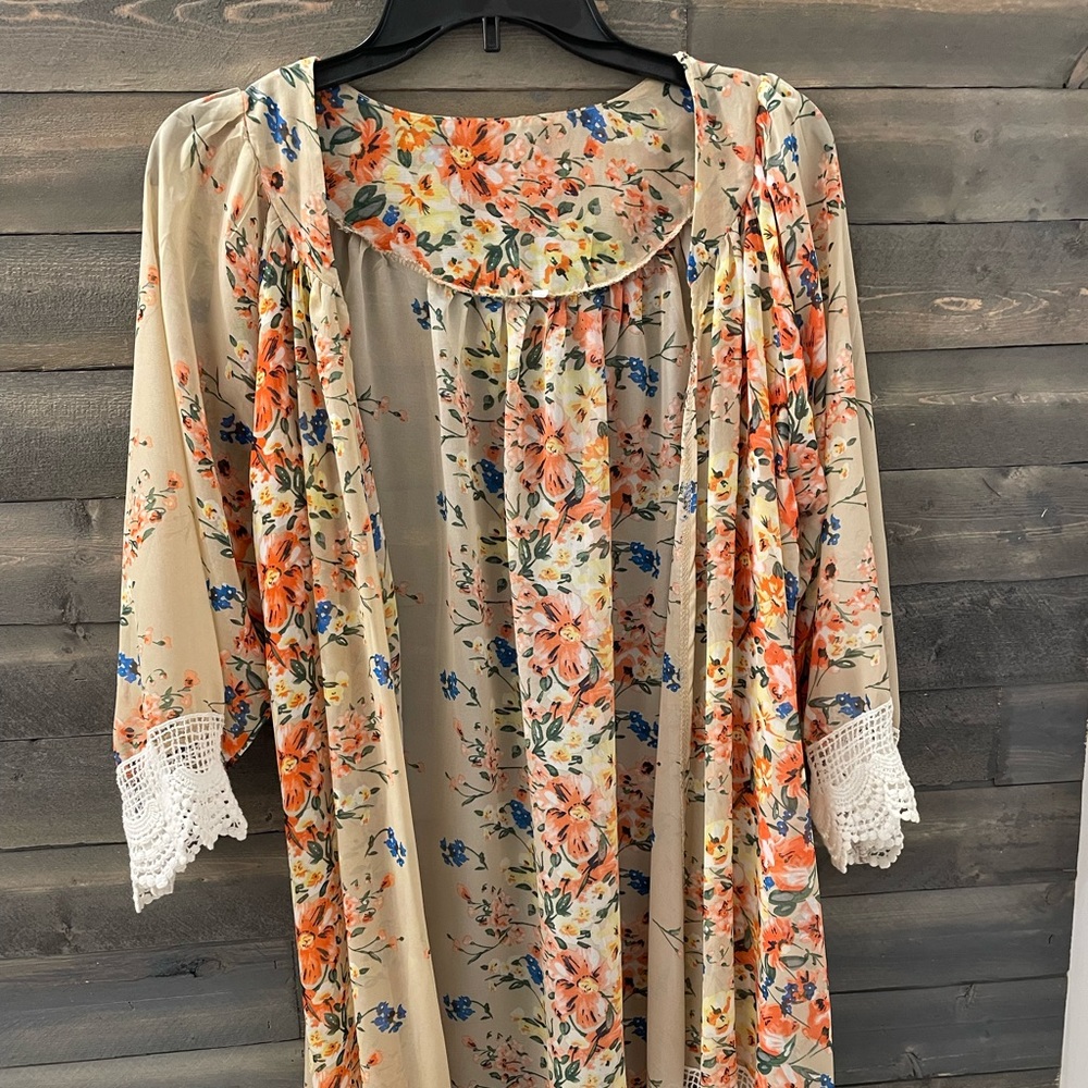 Women’s Floral Lace Trimmed Kimono